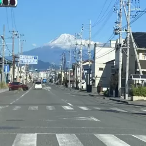 突然の雪化粧！富士山が綺麗な季節になってきましたのサムネイル